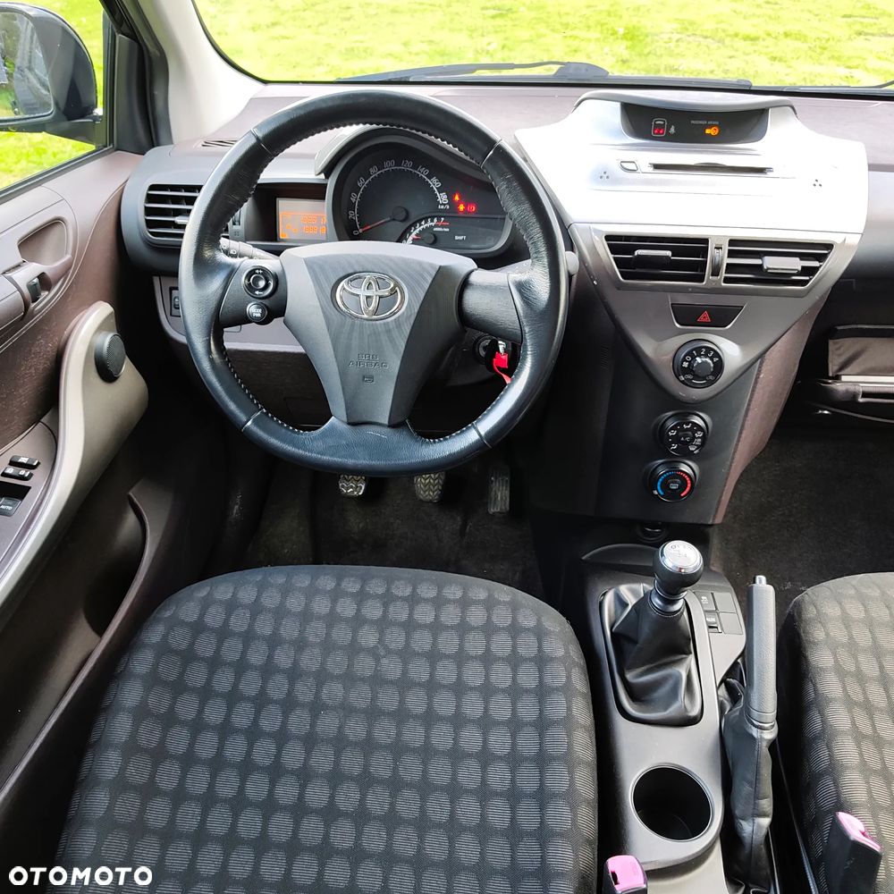 Toyota iQ 1.0 - 8