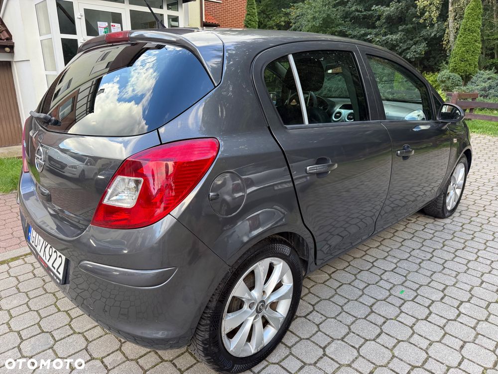Opel Corsa 1.2 16V Cosmo - 3