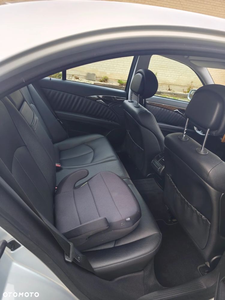 Mercedes-Benz Klasa E 280 4Matic Automatik Avantgarde - 6