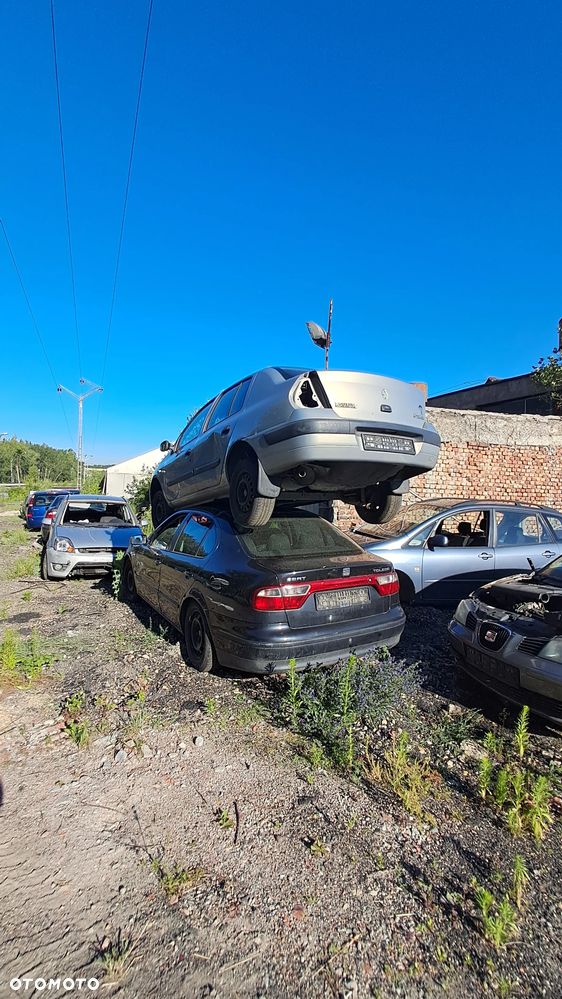 RENAULT THALIA wszystkie części drzwi maska pokrywa silnika fotel silnik skrzynia kierownica sterownik lampa reflektor dyfer piasta belka - 1