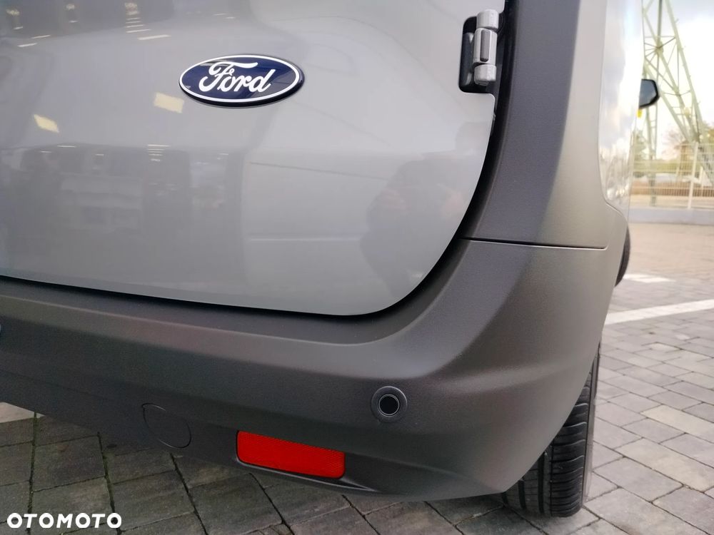 Ford Transit Courier - 27