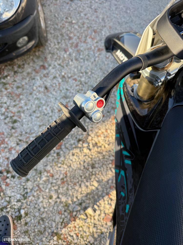 Outra não listada Outra - 17