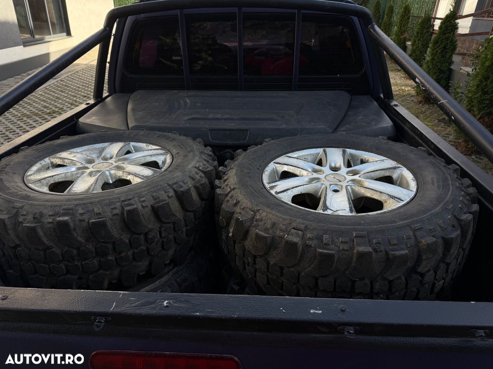 Toyota Hilux 4x4 Double Cab - 7