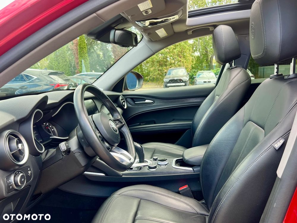 Alfa Romeo Stelvio 2.0 Turbo 16V AT8-Q4 Business - 17