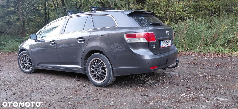 Toyota Avensis 2011 photo 4