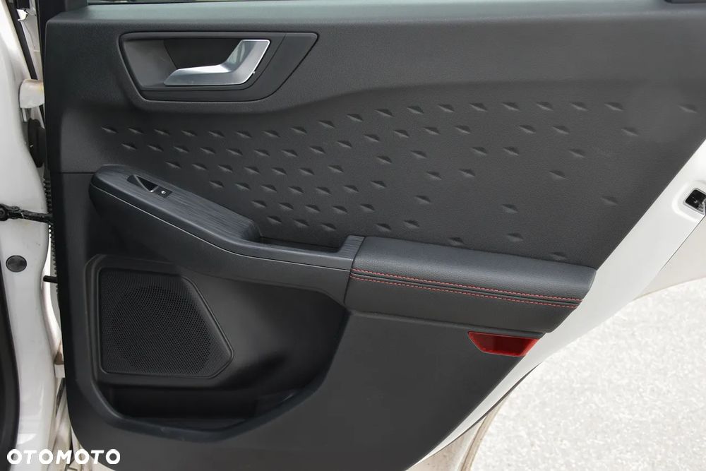 Ford Kuga 1.5 EcoBoost FWD ST-Line X - 34