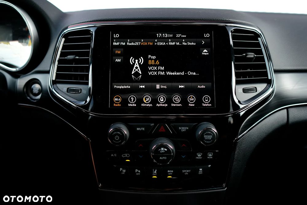 Jeep Grand Cherokee - 26