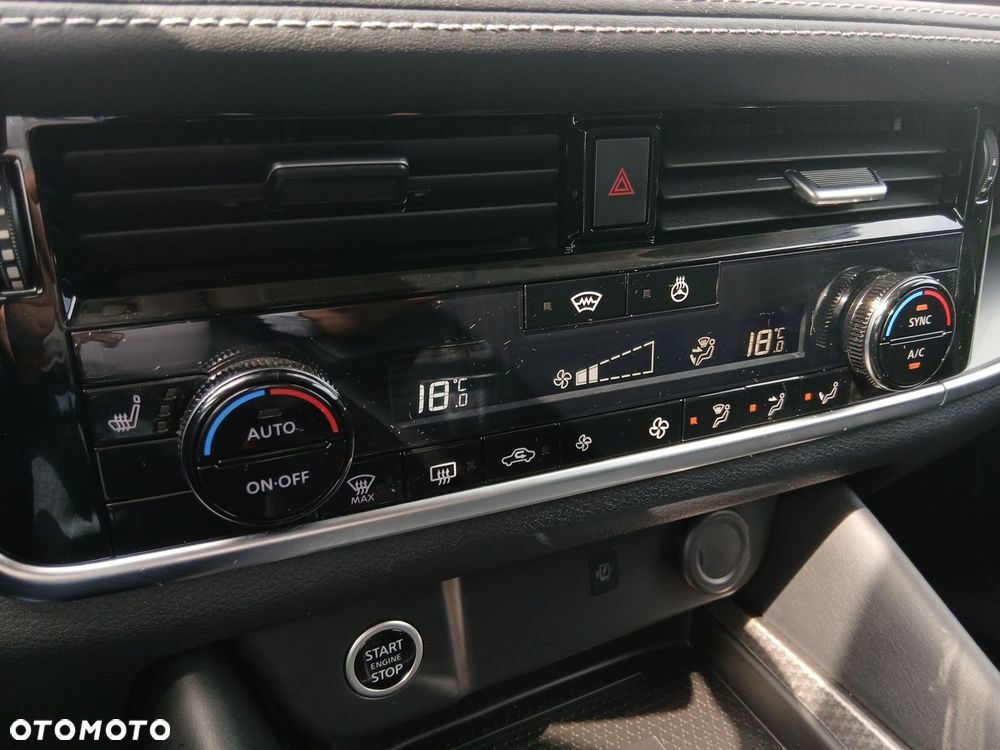 Nissan Qashqai 1.3 DIG-T MHEV N-Connecta - 23