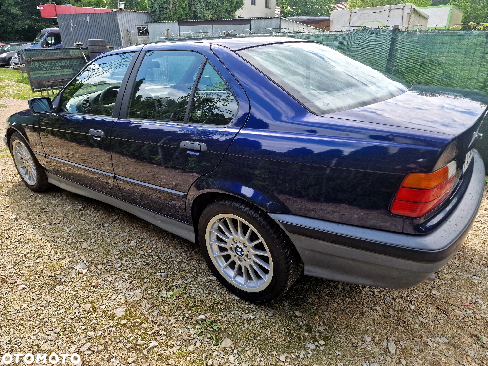 BMW Seria 3 318i - 32