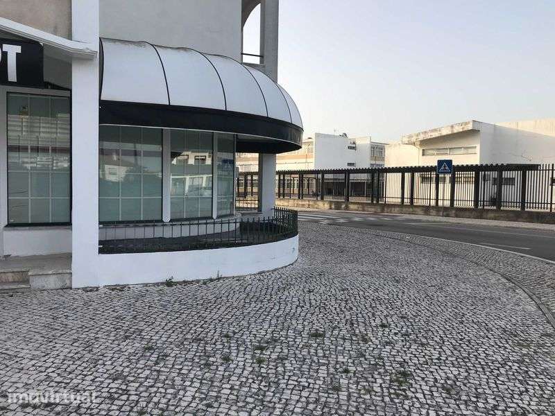 Loja junto a Escola Secundaria Marinha Grande 65m²