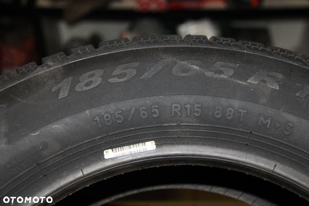 Opona Pirelli Snowcontrol 185/65R15 - 4