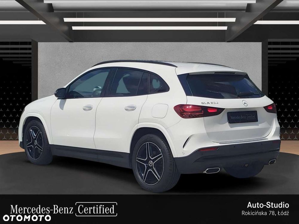 Mercedes-Benz GLA - 5