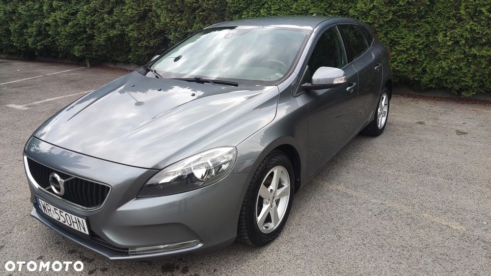 Volvo V40 D2 Drive-E Momentum - 1