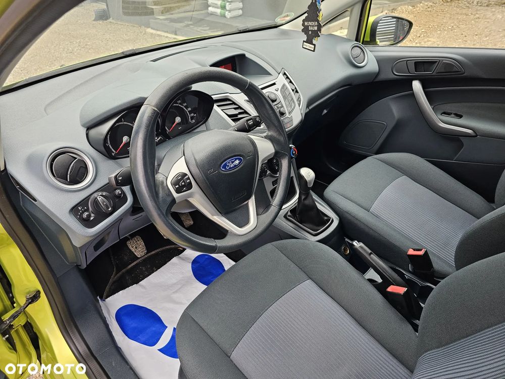 Ford Fiesta - 12