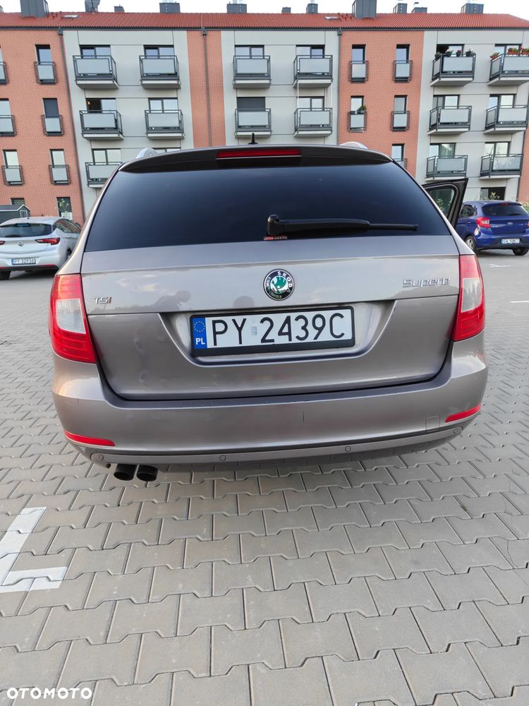 Skoda Superb 1.8 TSI Elegance DSG - 8