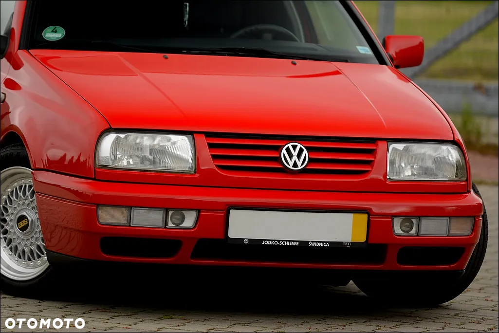Volkswagen Vento - 10