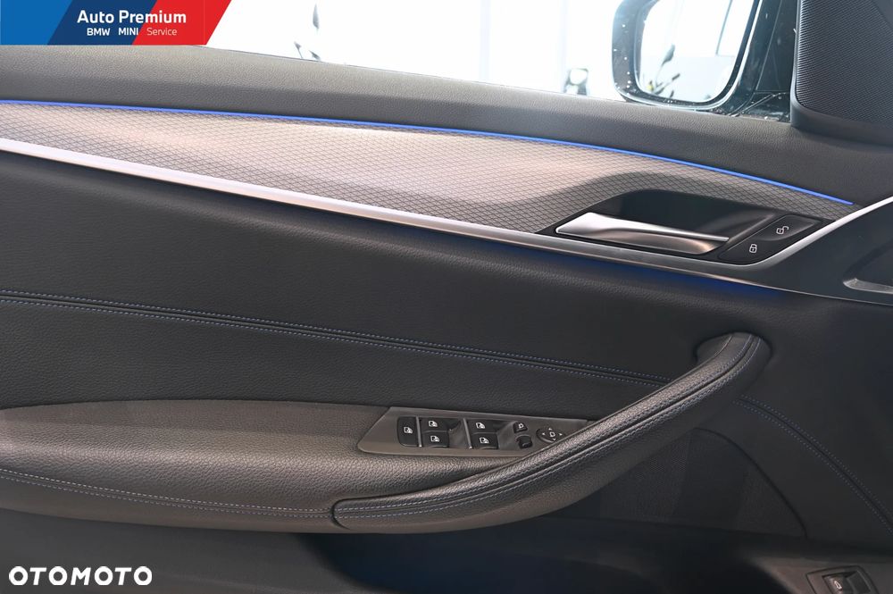 BMW Seria 5 520d xDrive - 10
