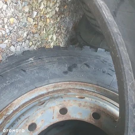 Opona zimowa z kolcami 12 R 20 - 4