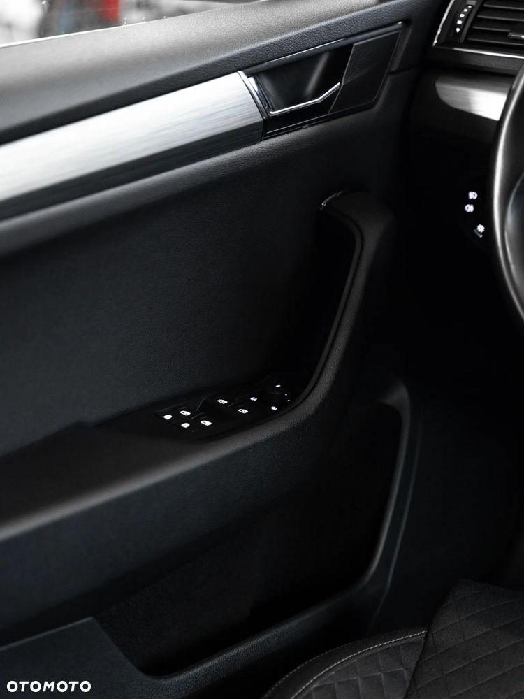 Skoda Superb 2.0 TDI SCR Ambition DSG - 22