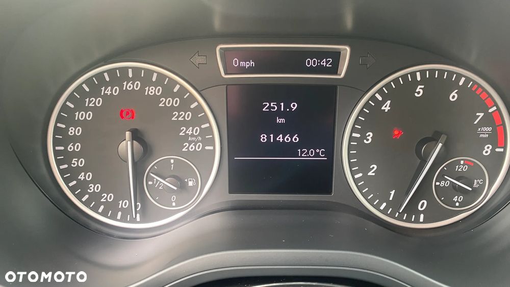 Mercedes-Benz Klasa B 180 BlueEFFICIENCY Edition - 12