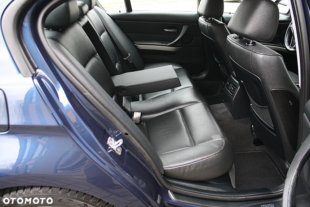 BMW Seria 3 318d Modern Line - 22