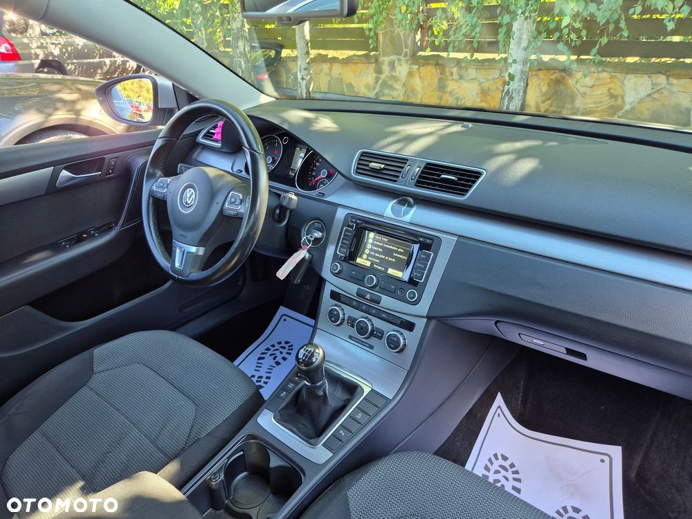 Volkswagen Passat 2.0 TDI Highline - 25