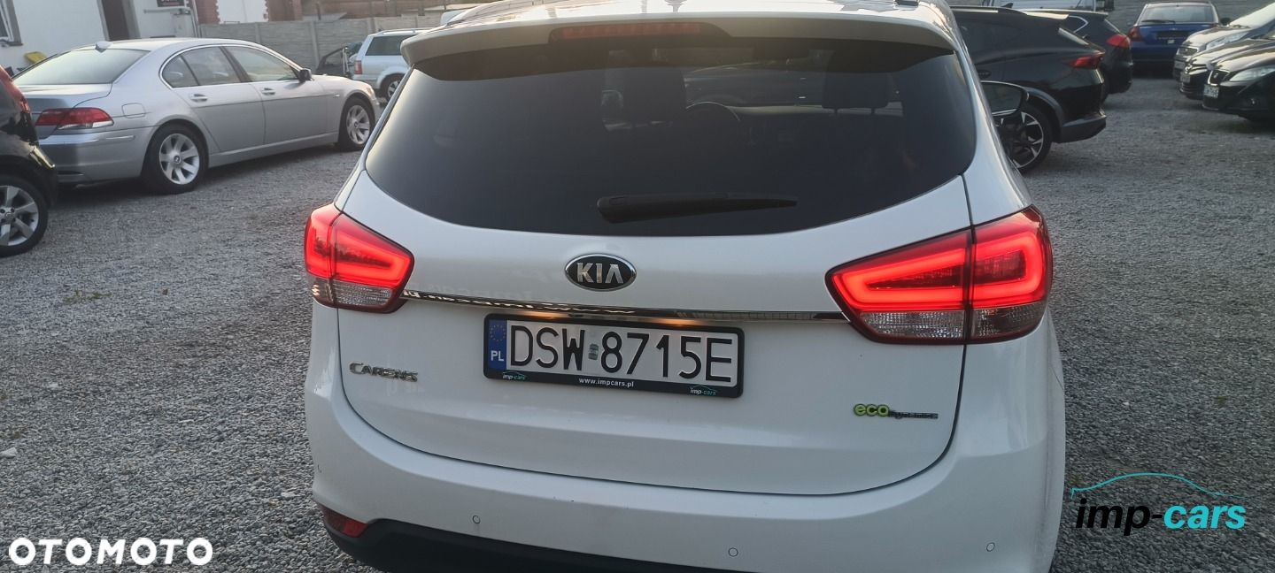 Kia Carens - 10