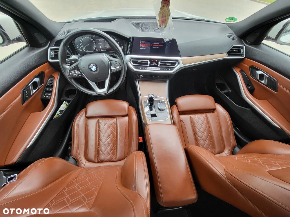 BMW Seria 3 318d Sport Line - 21