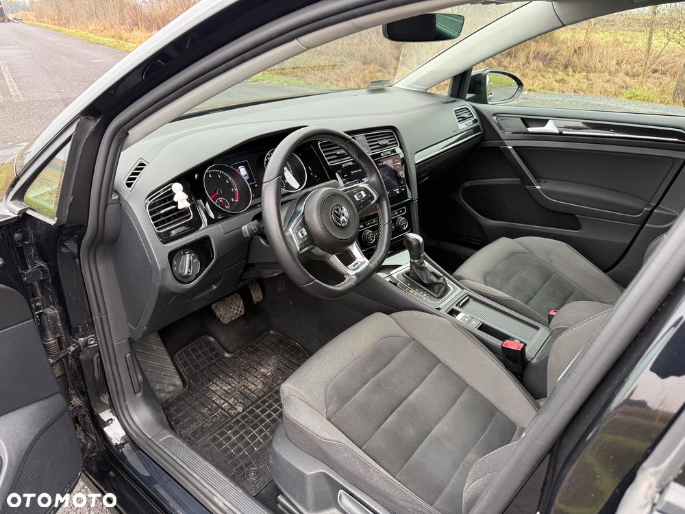 Volkswagen Golf - 11