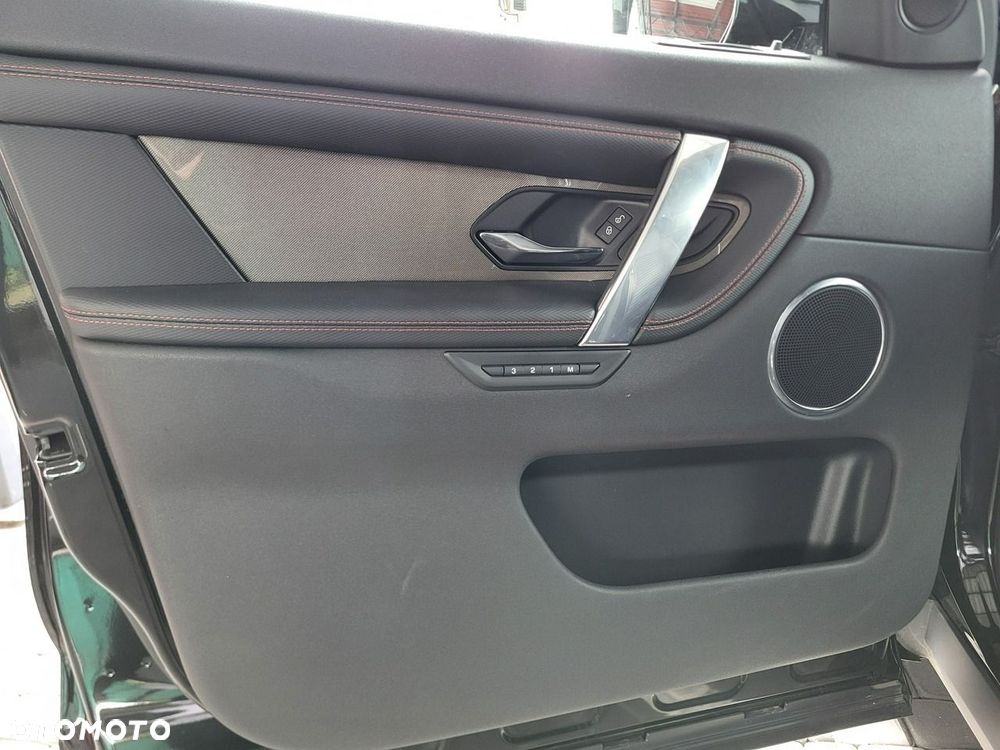 Land Rover Discovery Sport - 12