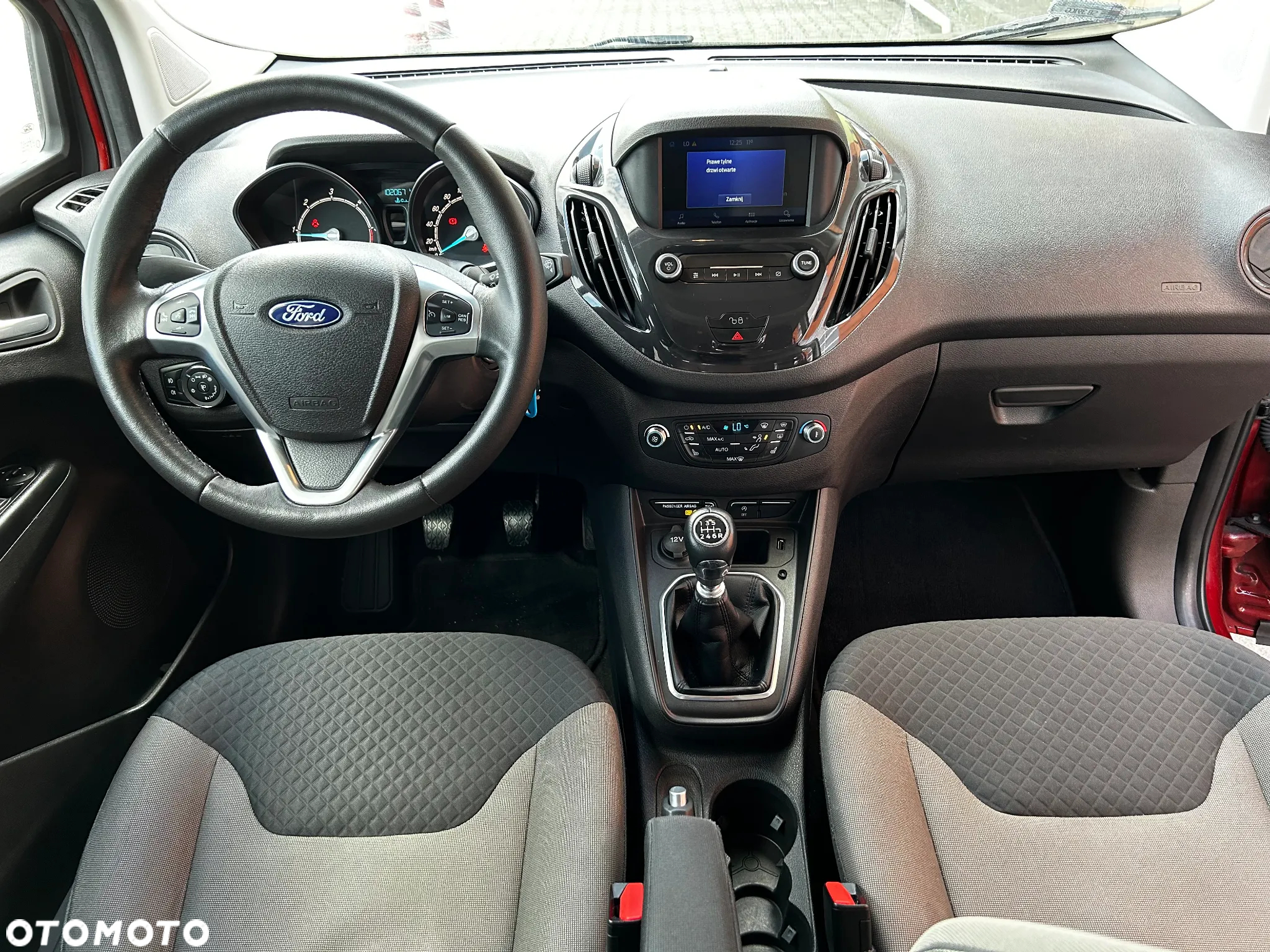 Ford Tourneo Courier 1.5 TDCi Titanium - 12