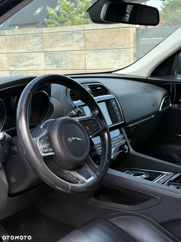 Jaguar F-Pace 2.0 i4D AWD Prestige - 5