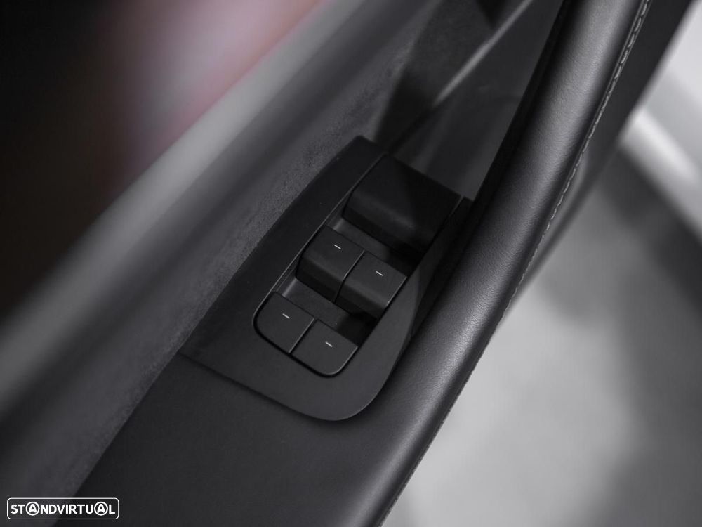 Tesla Model 3 RWD - 17