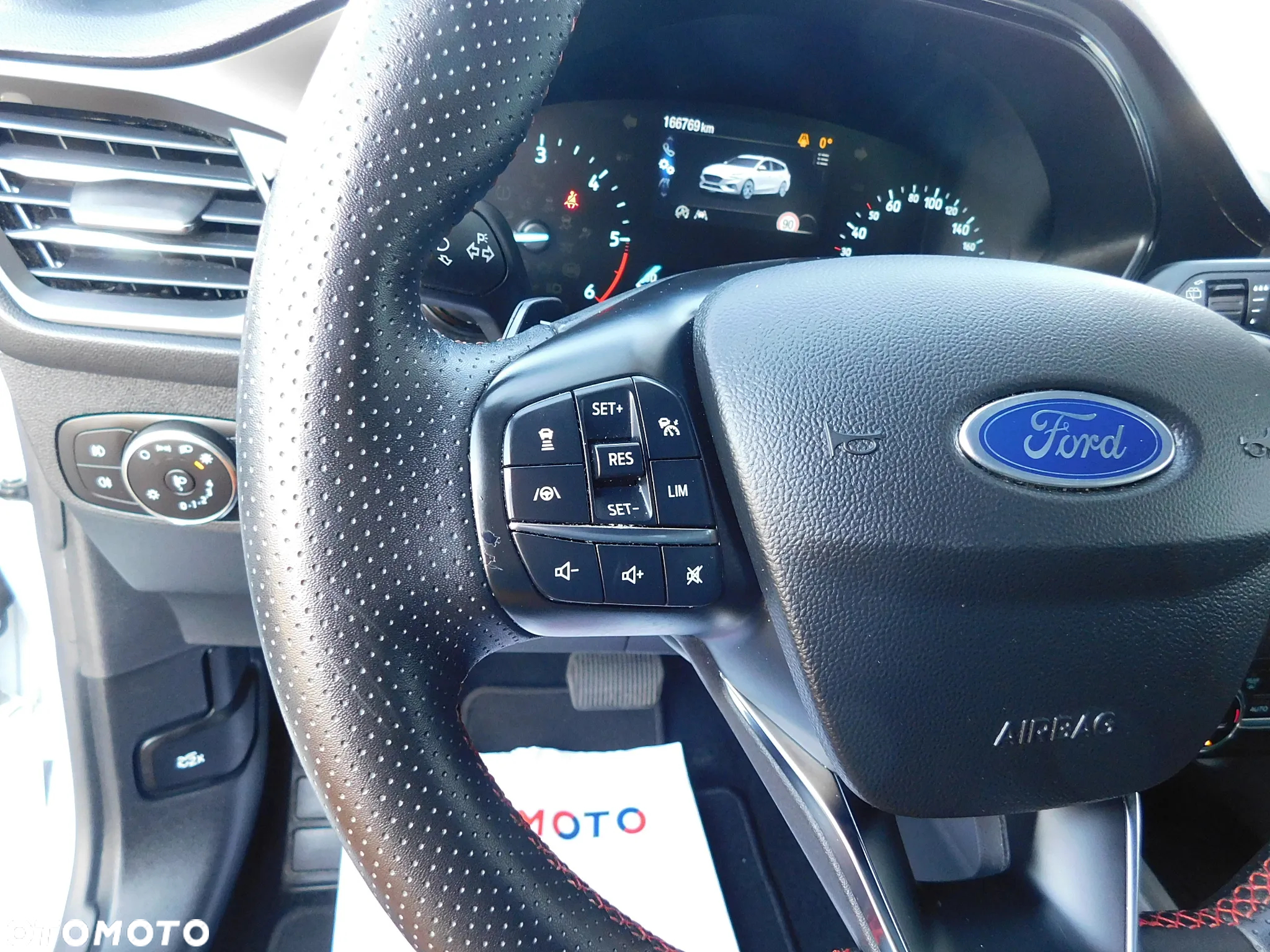 Ford Focus 1.5 EcoBlue ST-Line - 14