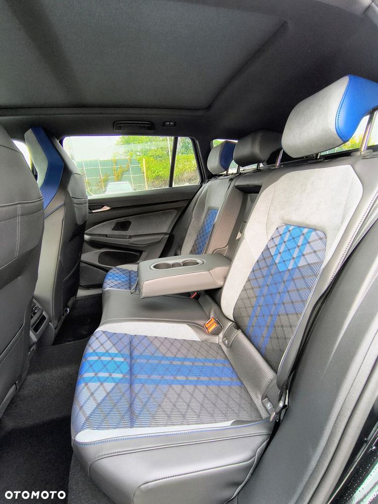 Volkswagen Golf Variant 2.0 TSI 4Motion R - 32