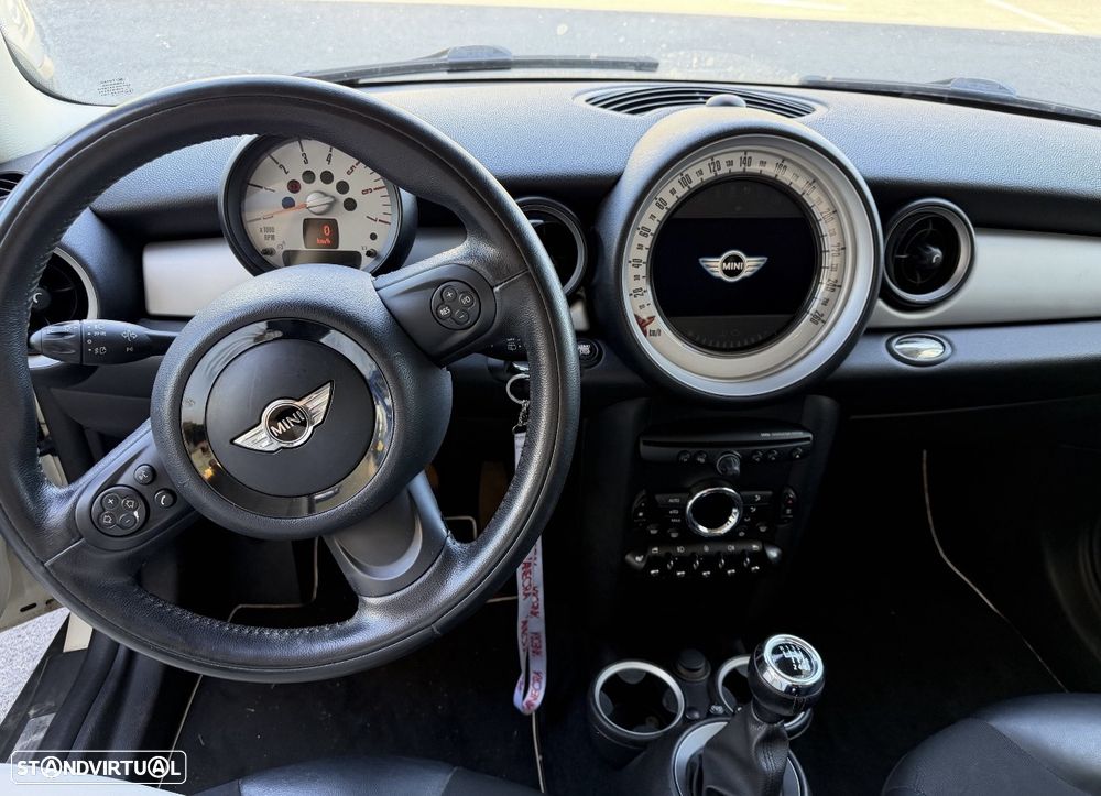 MINI 3 Portas Cooper D - 6