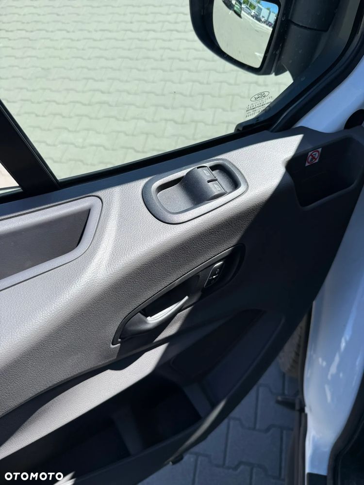 Ford Transit Podwozie z Kabiną Zabudowa 2.0 EcoBlue 165KM M6 FWD Podwozie Trend 350 L3 - 15