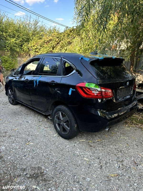 dezmembrări BMW seria 2 doi active Tourer F45 2015 216d automata tracțiune față ușă uși haion bară spate kit airbag planșă bord plafon negru sistem audio HarmanKardon camera marșarier - 5