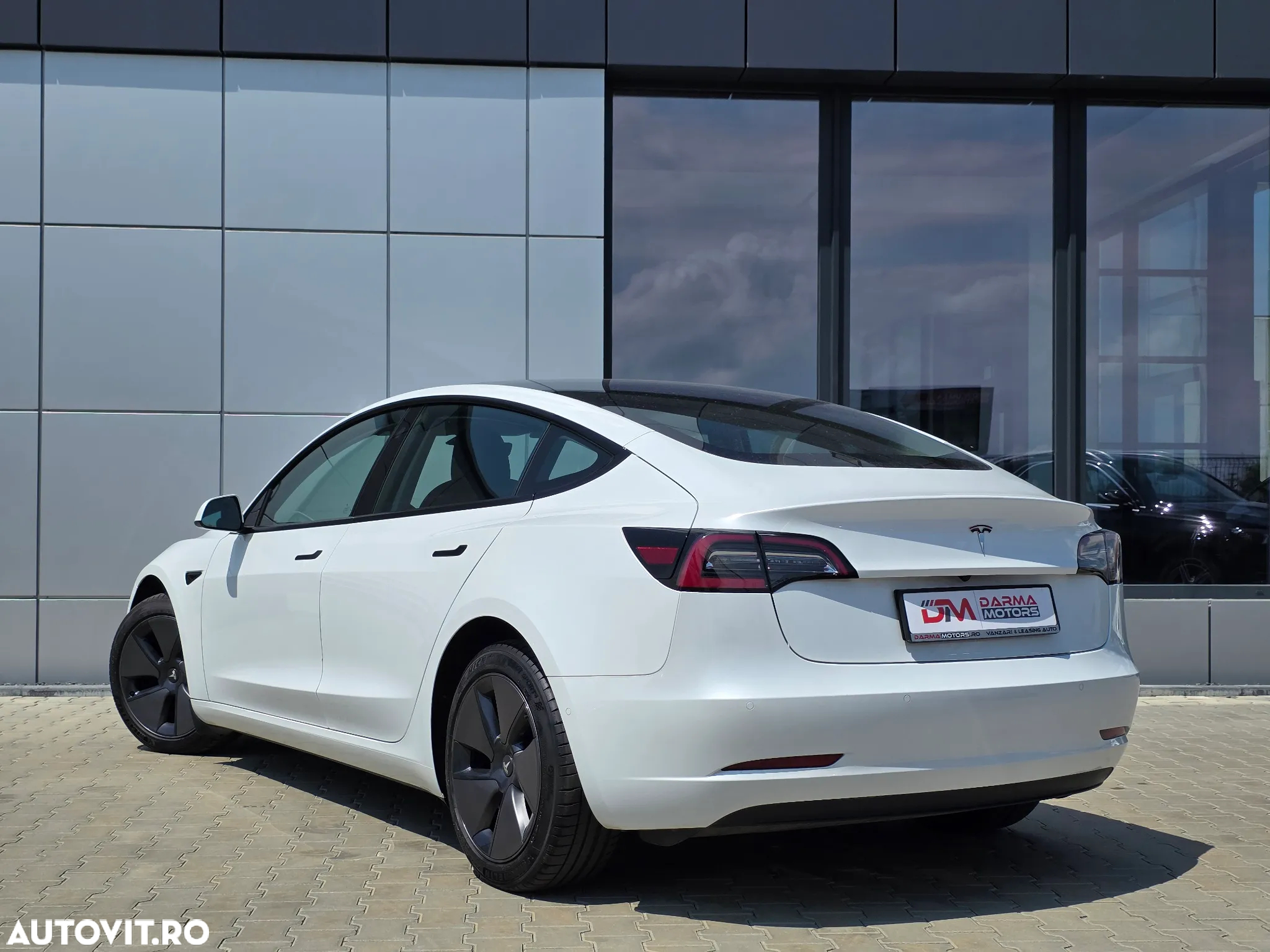 Tesla Model 3 Standard Reichweite Plus Hinterradantrieb - 3