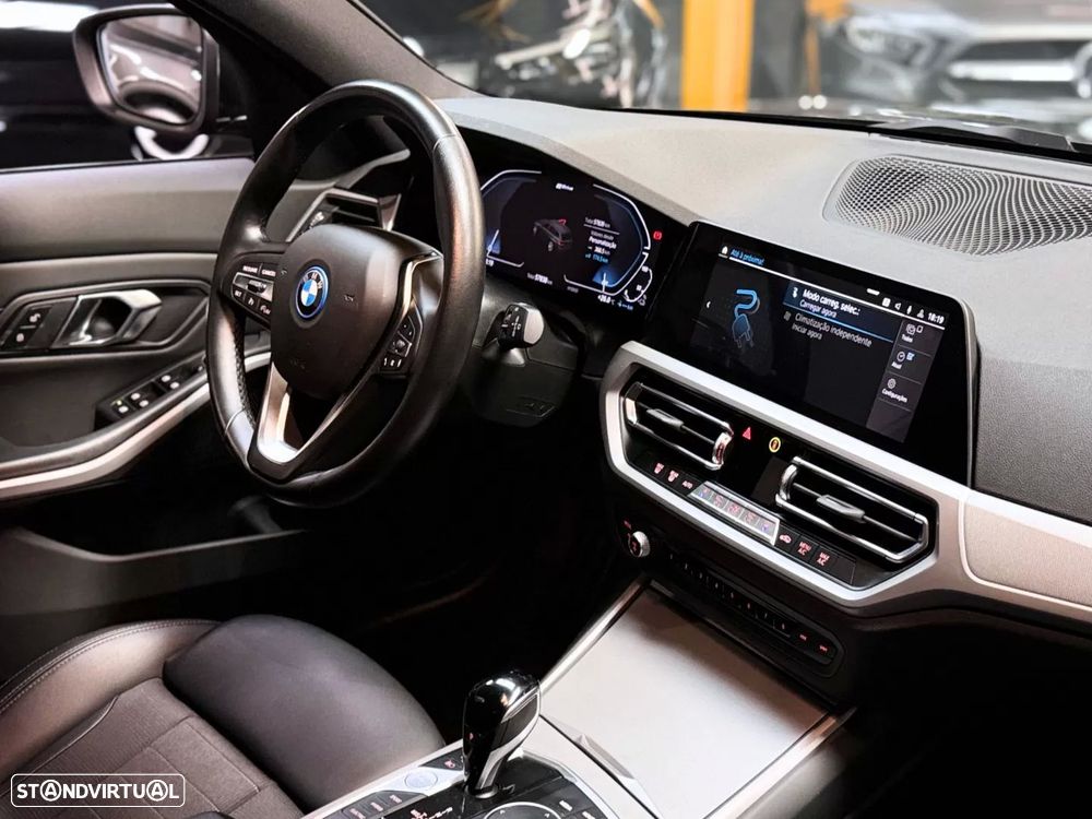 BMW 320 e Line Sport Auto — fotografia 24