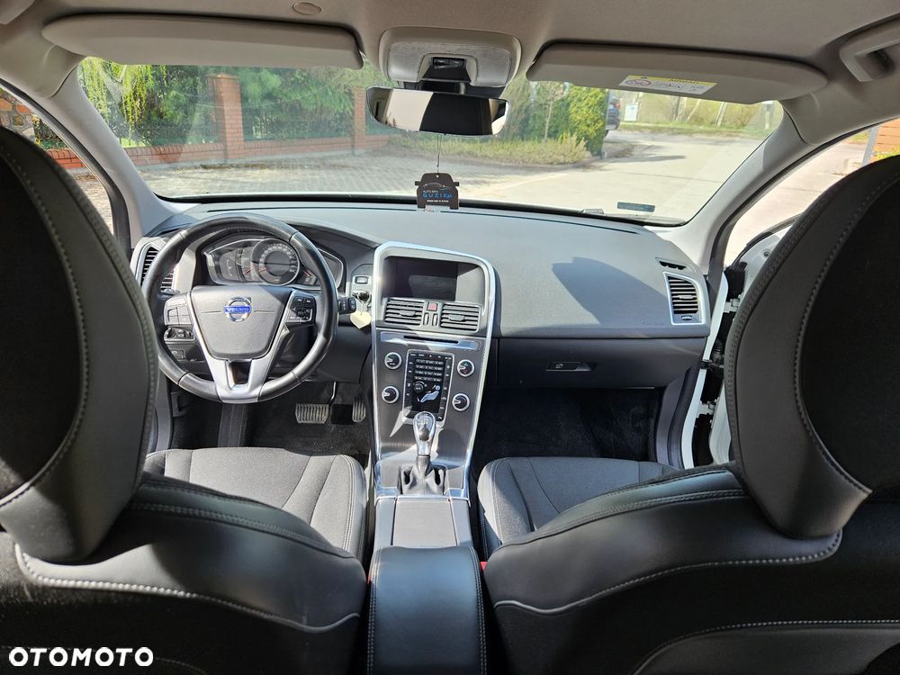 Volvo XC 60 D4 Momentum - 13