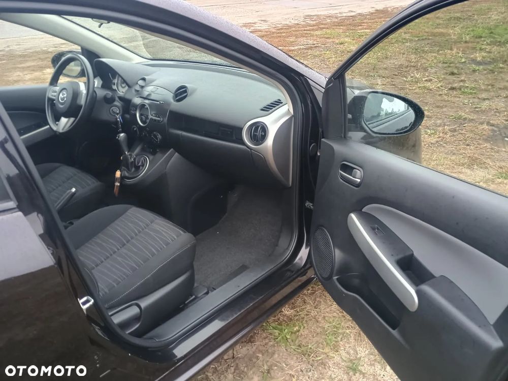Mazda 2 - 15