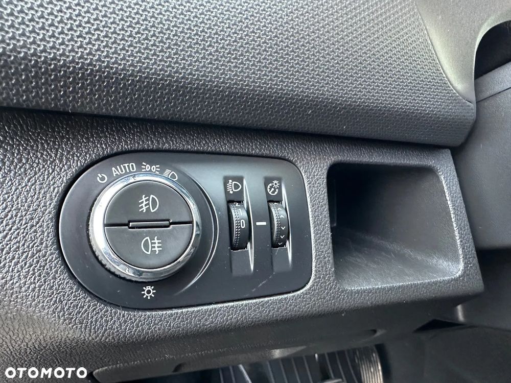 Opel Meriva 1.4 Color Edition - 29