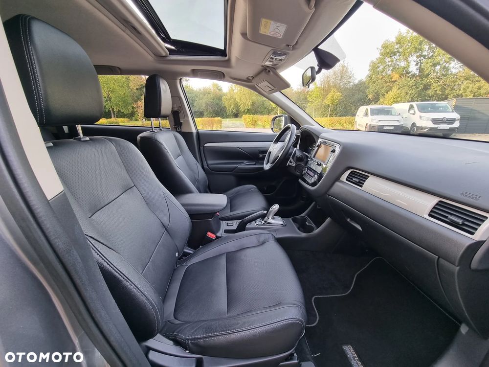 Mitsubishi Outlander Instyle NAVI + - 14