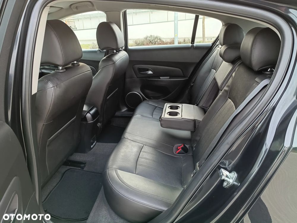 Chevrolet Cruze 1.8 LT - 10
