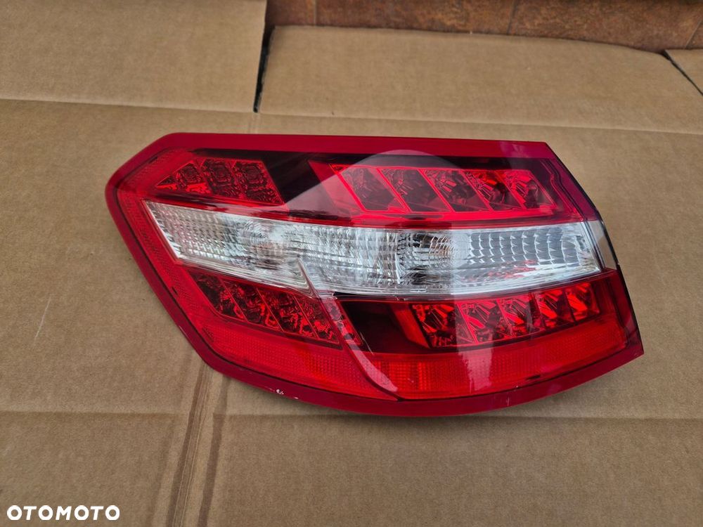 LAMPA TYŁ LEWA MERCEDES E KLASA W212 212 ORYGINAŁ