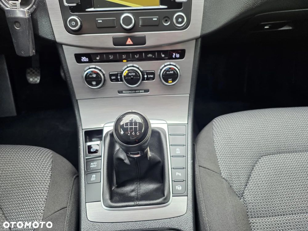 Volkswagen Passat Variant 2.0 TDI DPF Comfortline - 24
