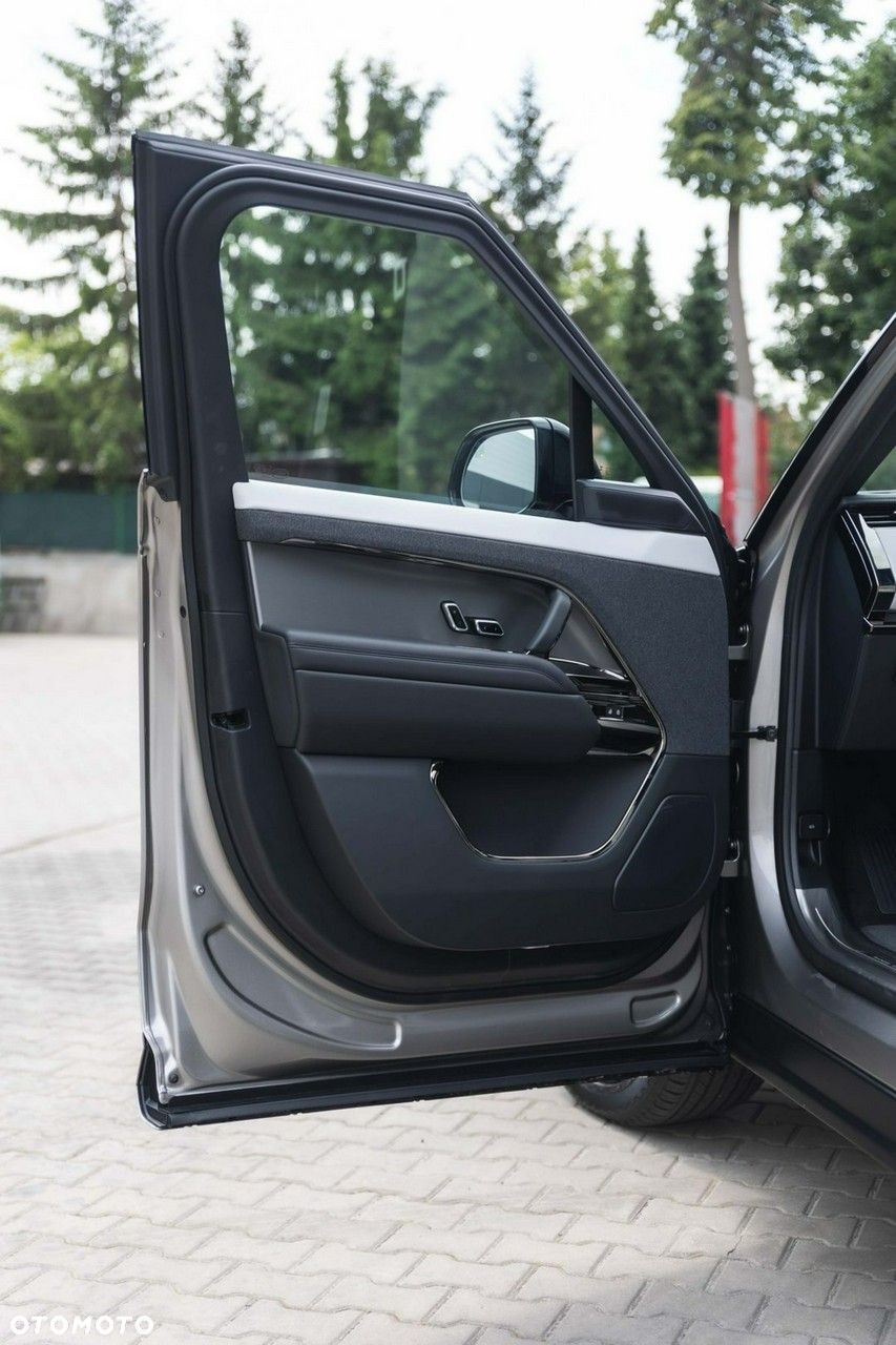 Land Rover Range Rover Sport - 12