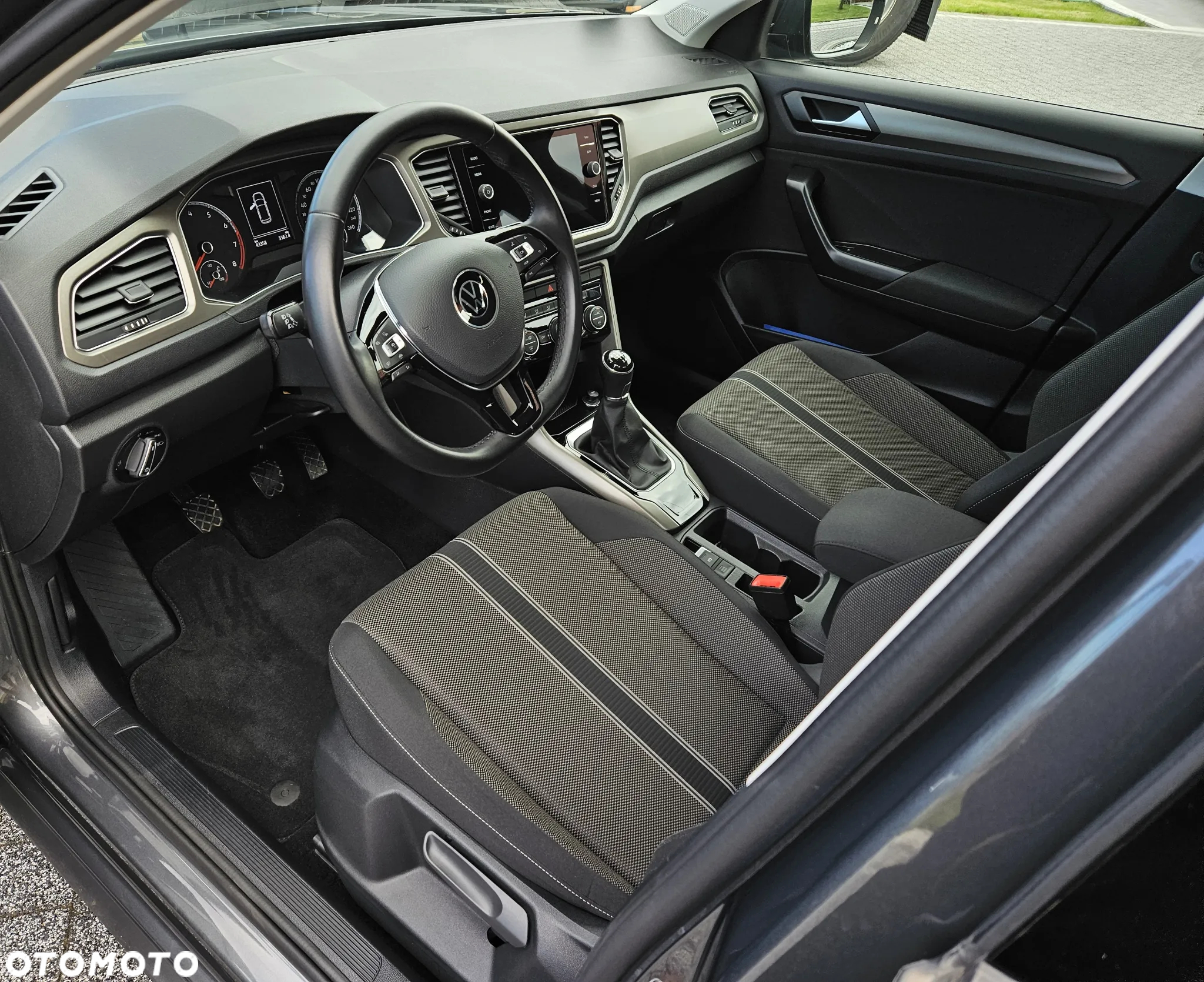 Volkswagen T-Roc 1.0 TSI - 12