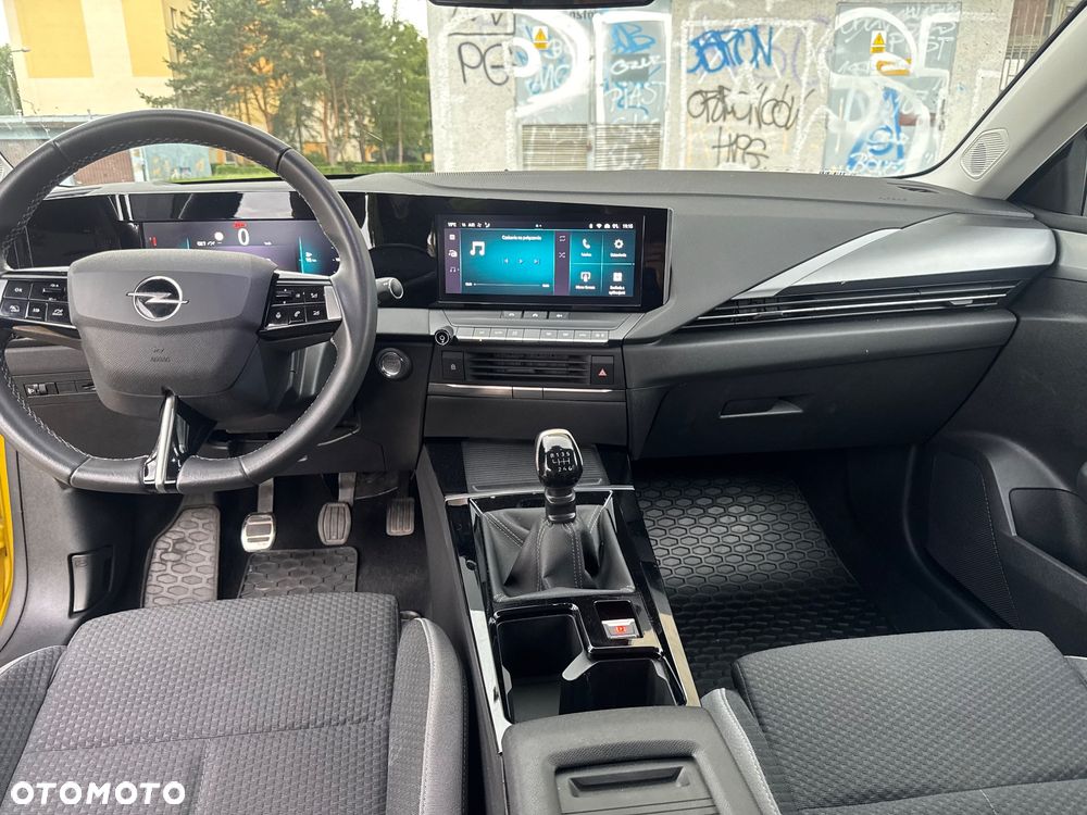 Opel Astra 1.2 T Edition S&S - 29